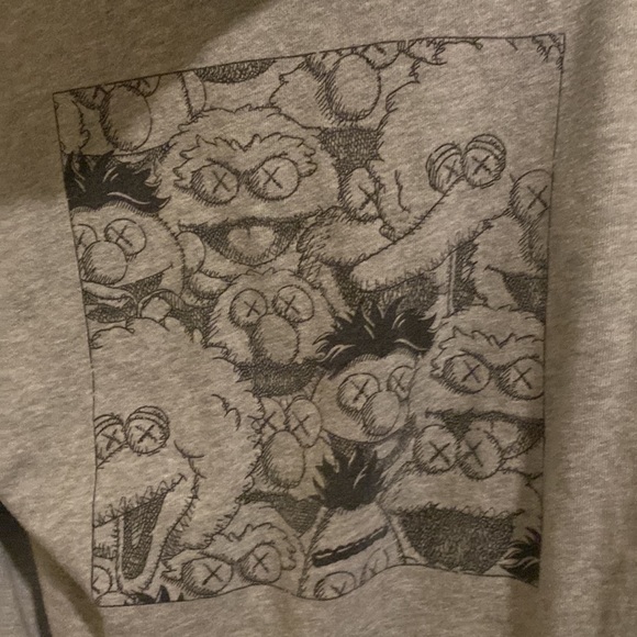 Uniqlo- Gray hoodie with design in back and front 🩶 - Picture 4 of 6